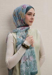 FLOWER DREAMS PATTERNED SILK CREPE SHAWL MINT